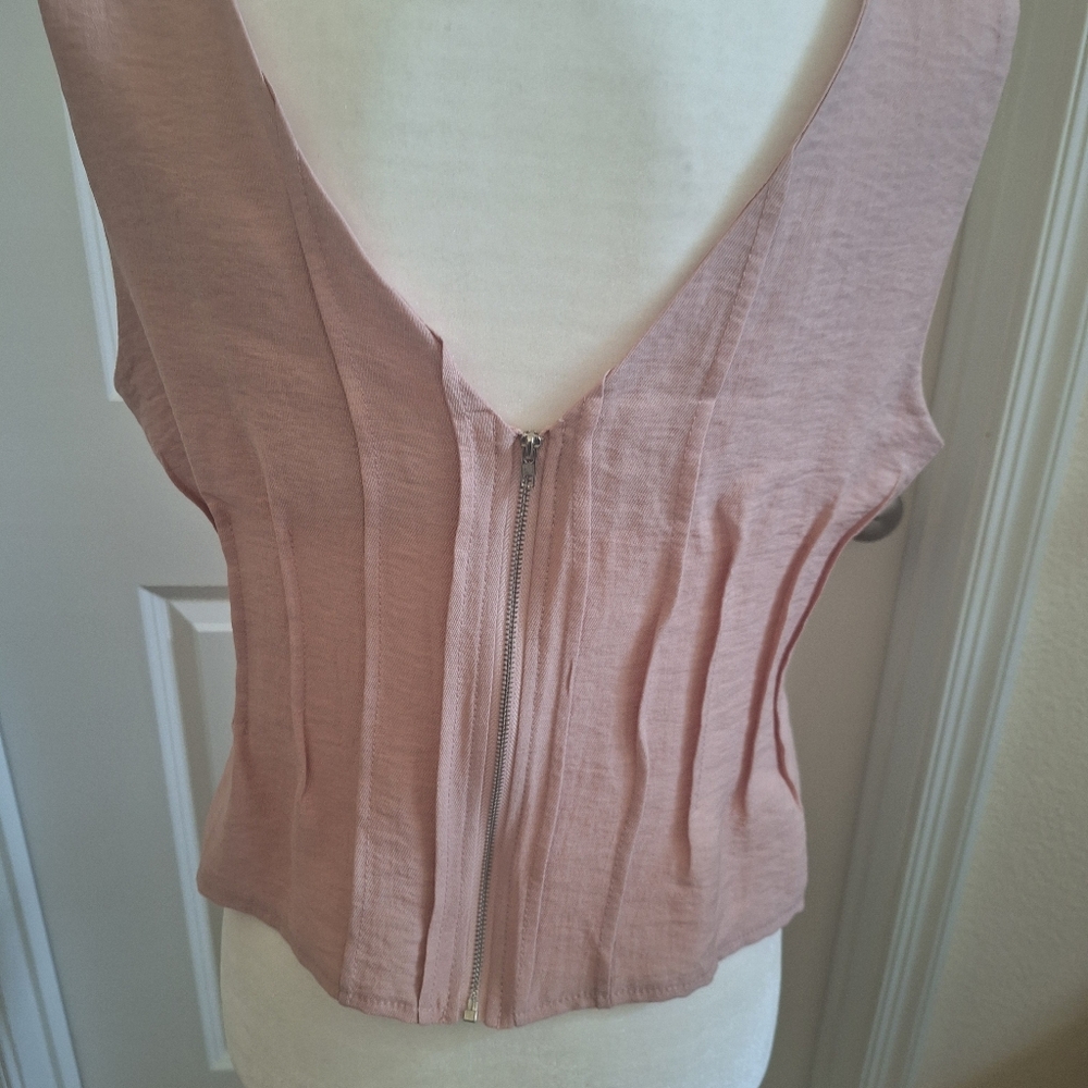 Elegant Light Pink Sleeveless Top Size L - Picture 3 of 6